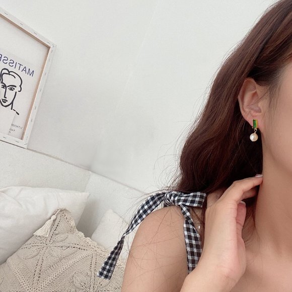 Emerald Pearl Drop Earrings - Picture 7 of 7